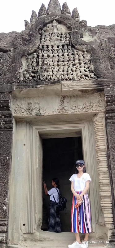 桃花与酒的第三张照片--广西红颜知己交友网